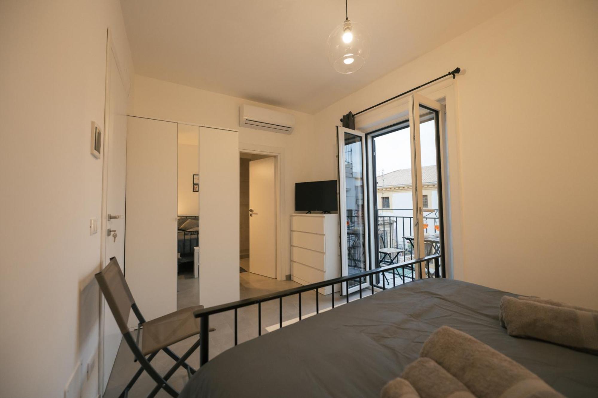 La Casa Di Louis Apartment Palermo Bagian luar foto